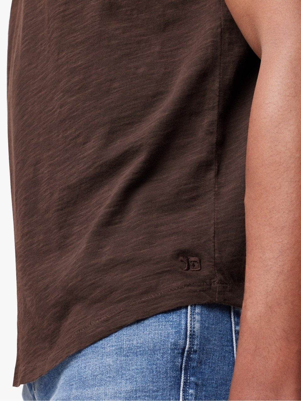 ESSENTIAL CURVED HEM SLUB TEE